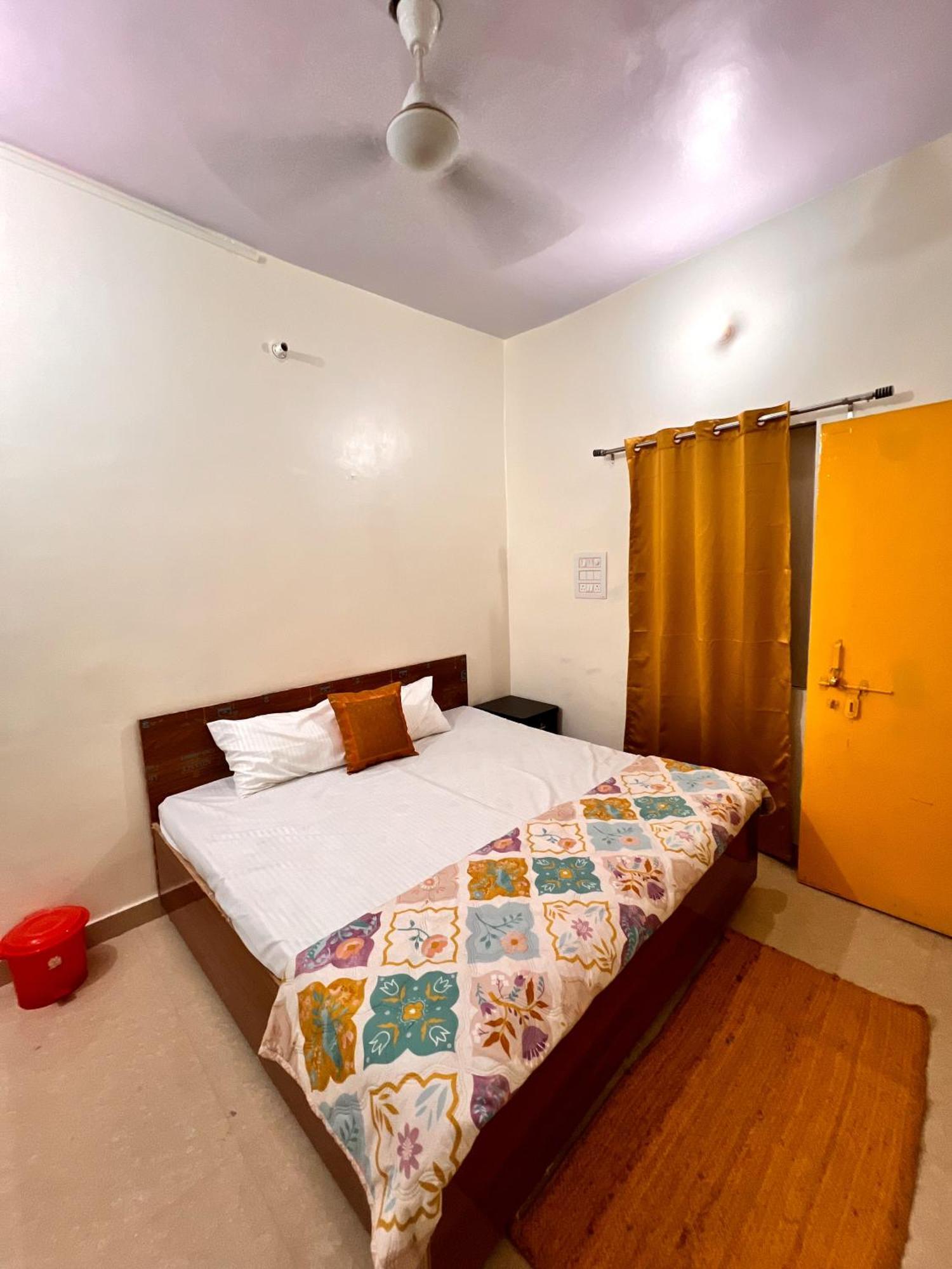 K V Guest House - Varanasi — Photos 1